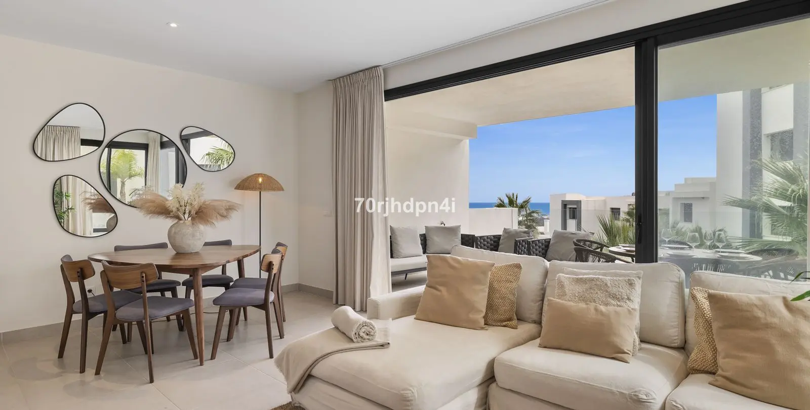Sale of middle floor apartment in Estepona 15