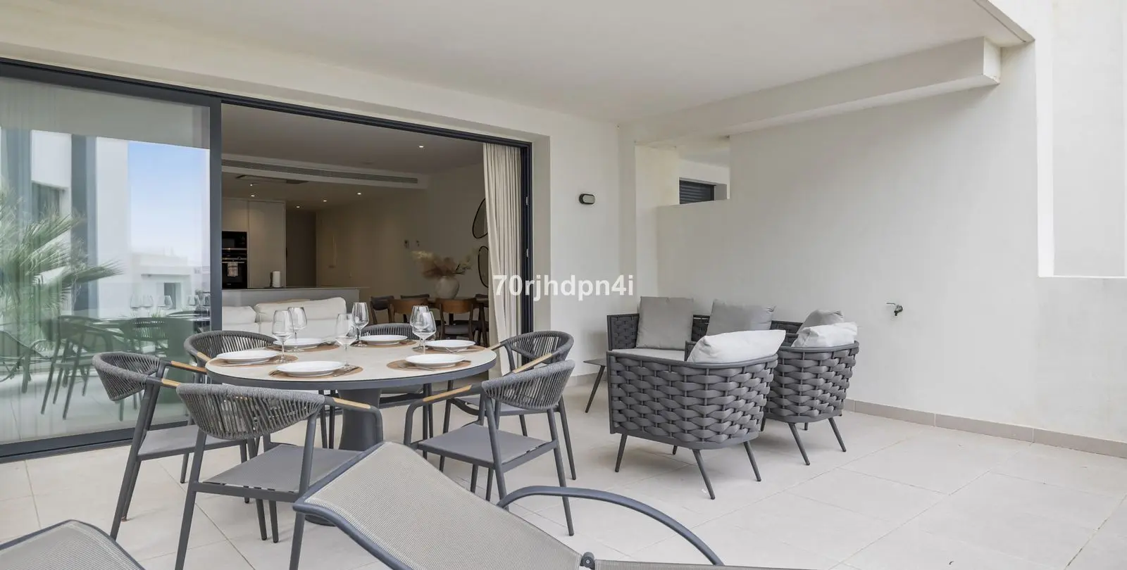 Sale of middle floor apartment in Estepona 21