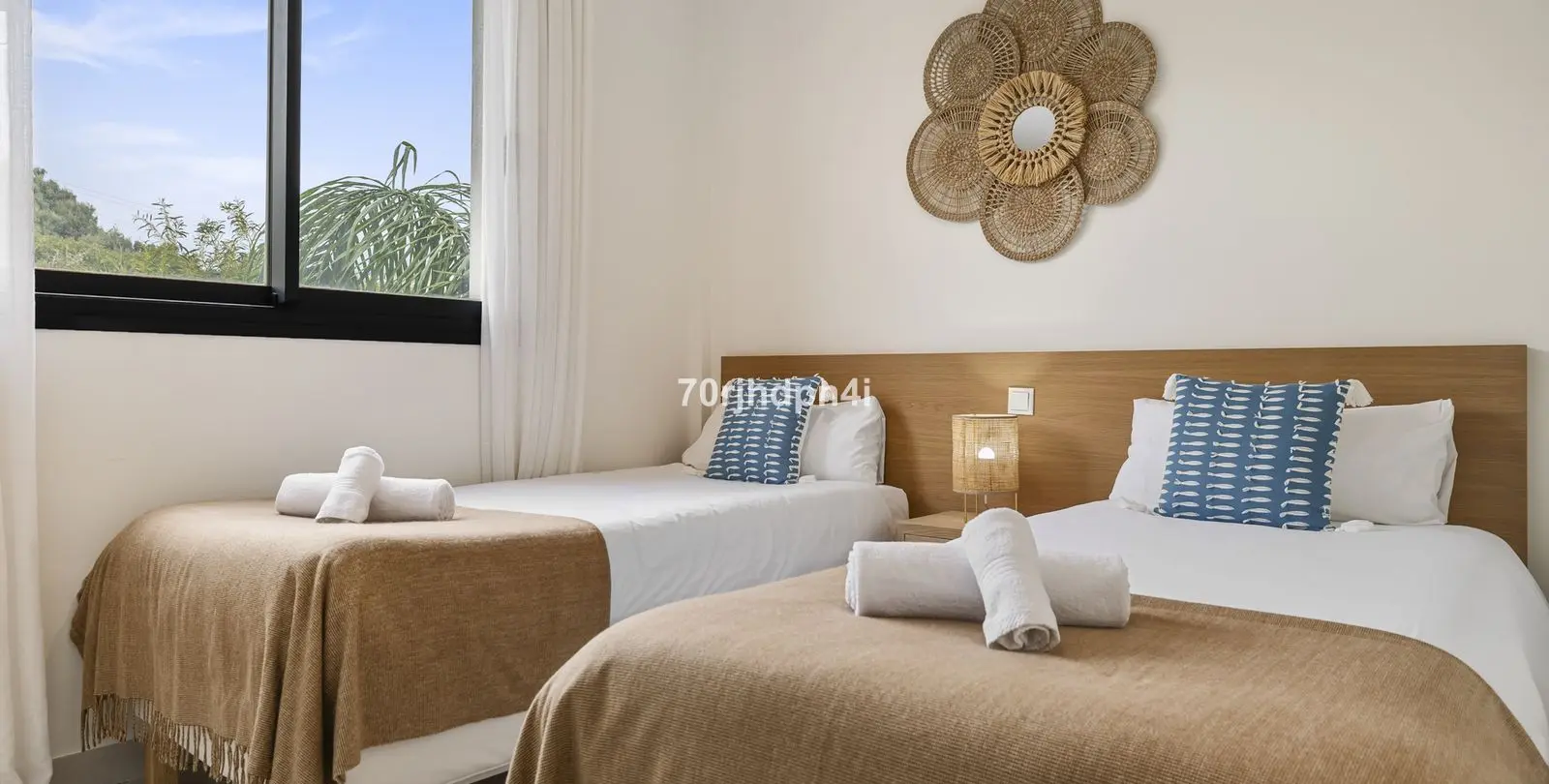 Sale of middle floor apartment in Estepona 24
