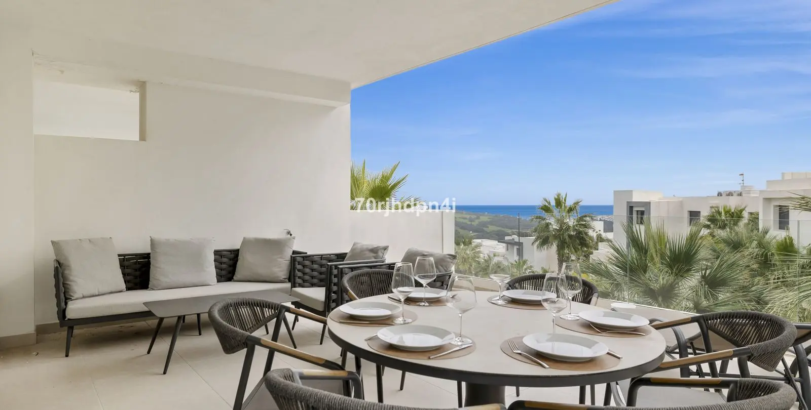 Sale of middle floor apartment in Estepona 27
