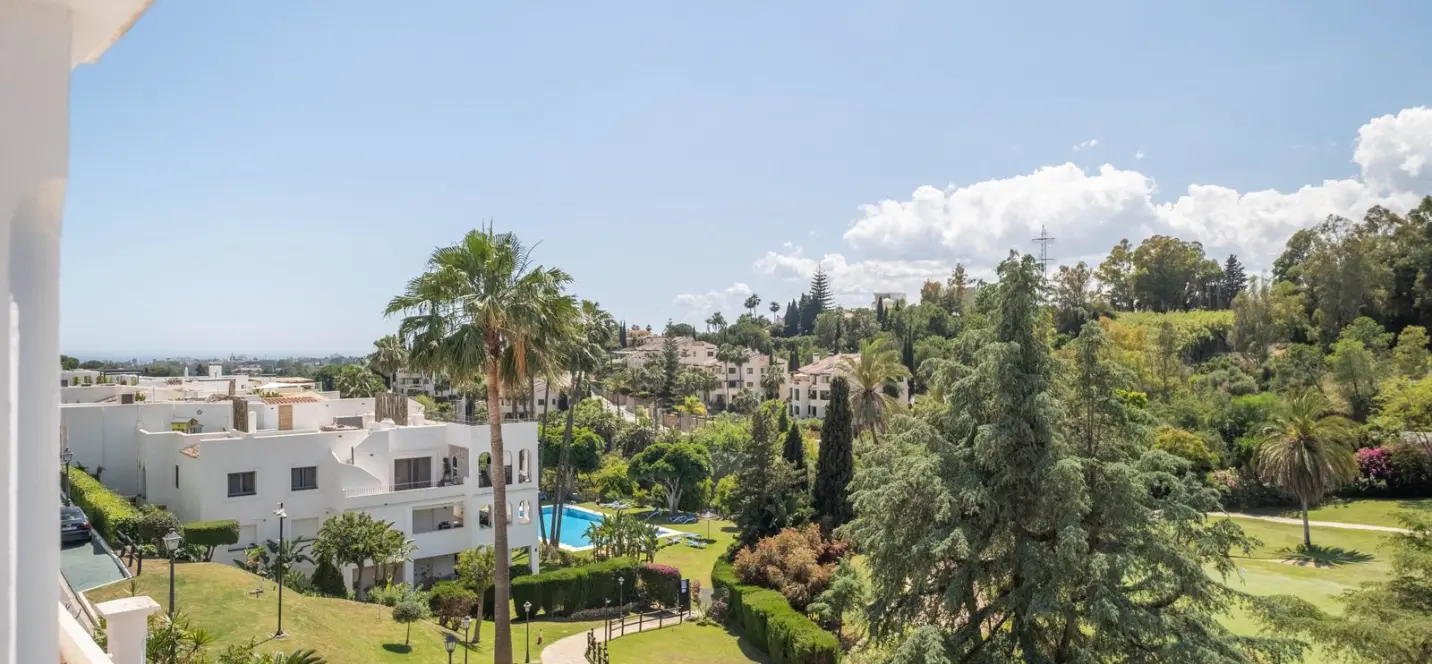 Sale of middle floor apartment in La Quinta 4
