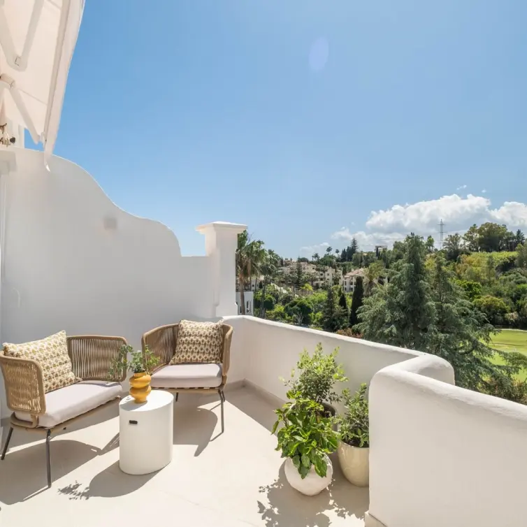 Sale of middle floor apartment in La Quinta