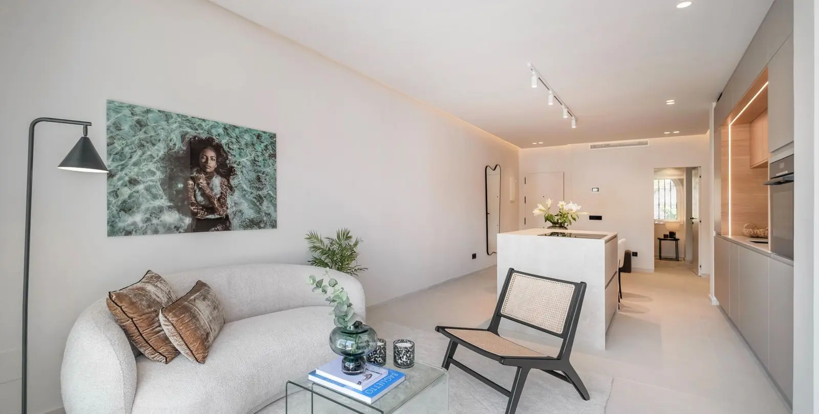 Sale of middle floor apartment in La Quinta 13