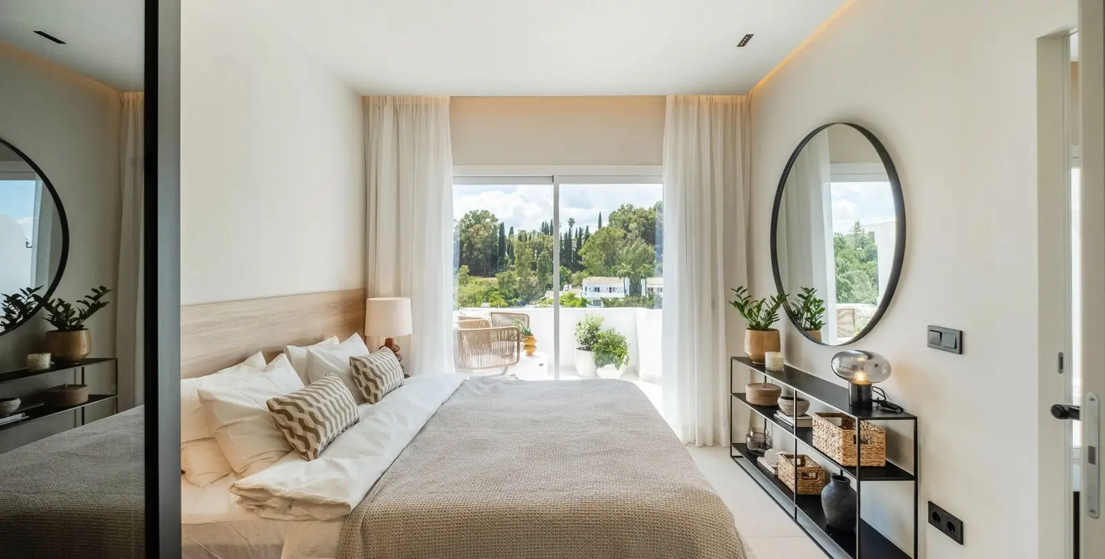 Sale of middle floor apartment in La Quinta 22