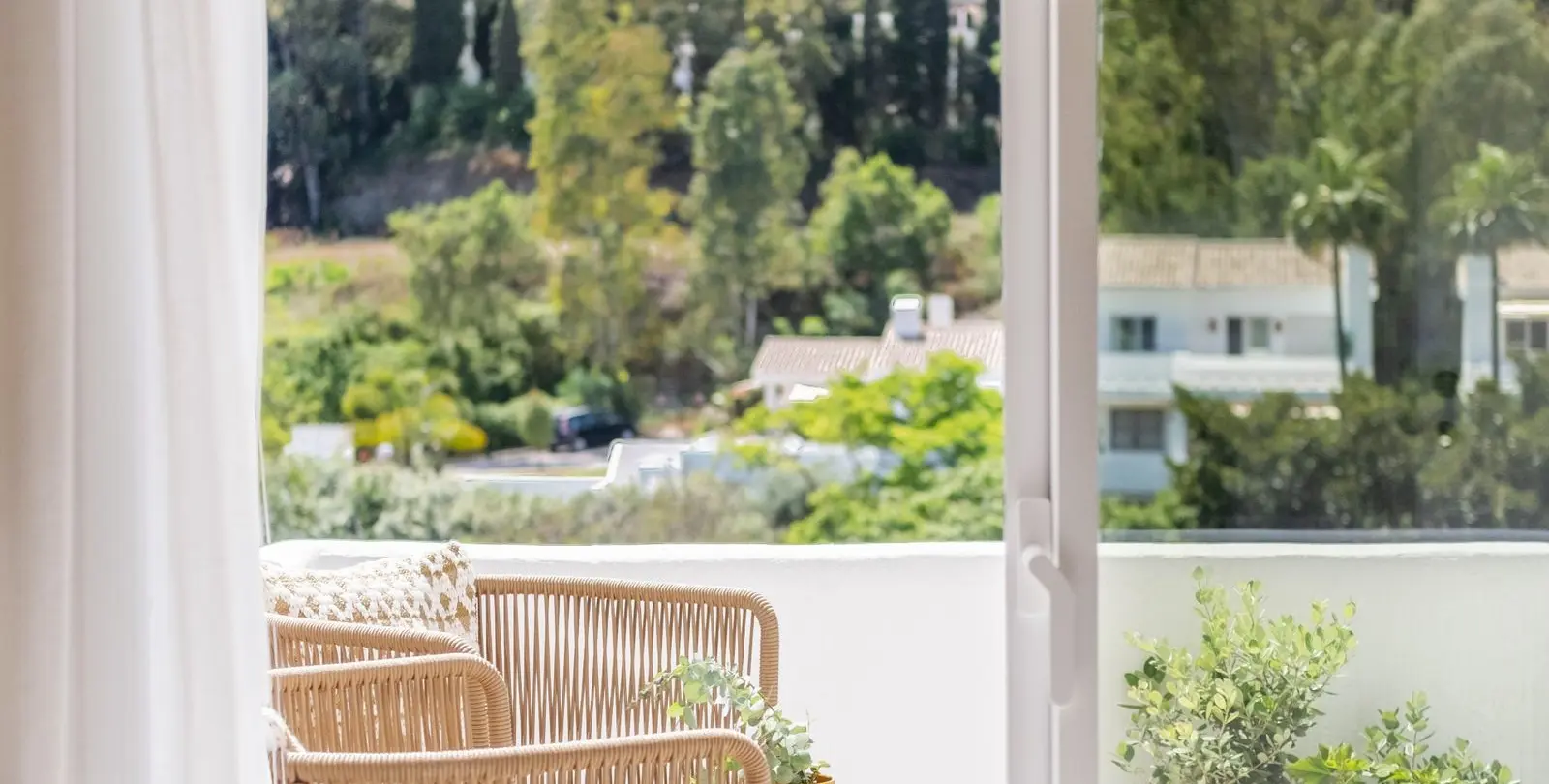Sale of middle floor apartment in La Quinta 29
