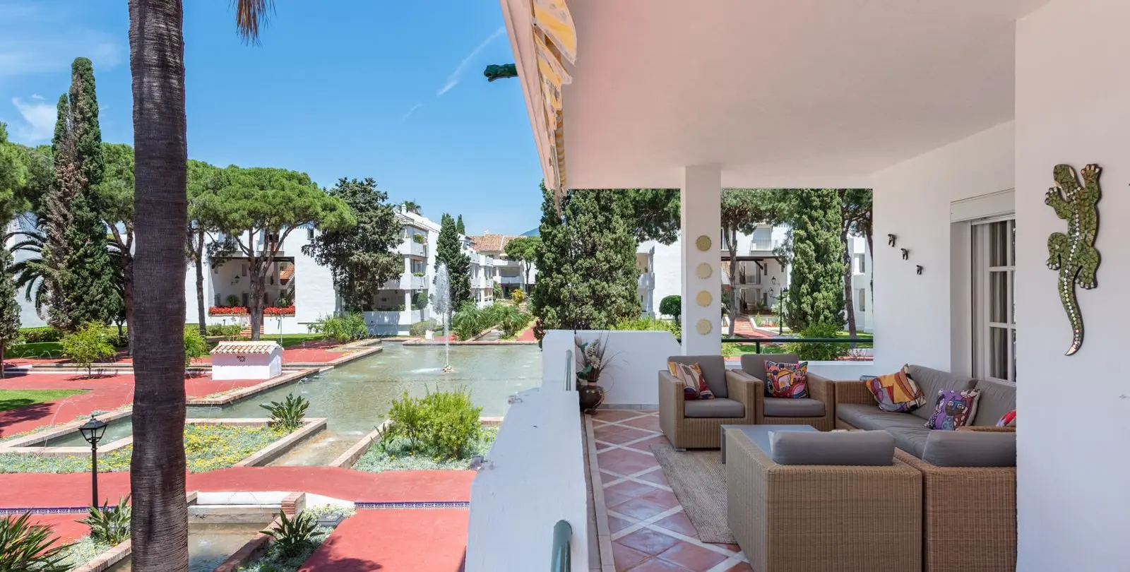 Venta de apartamento en planta media en El Presidente 1