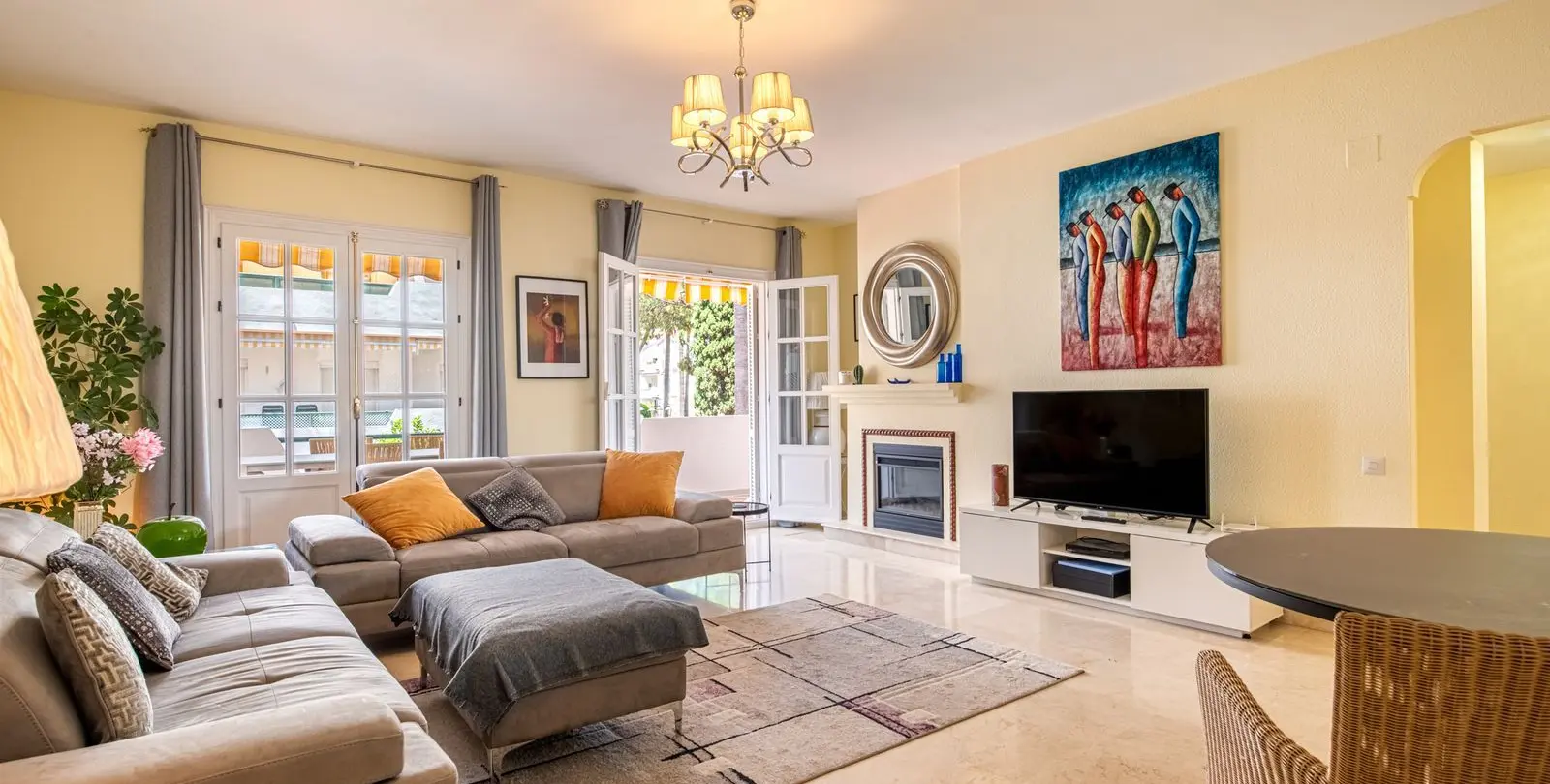 Venta de apartamento en planta media en El Presidente 2