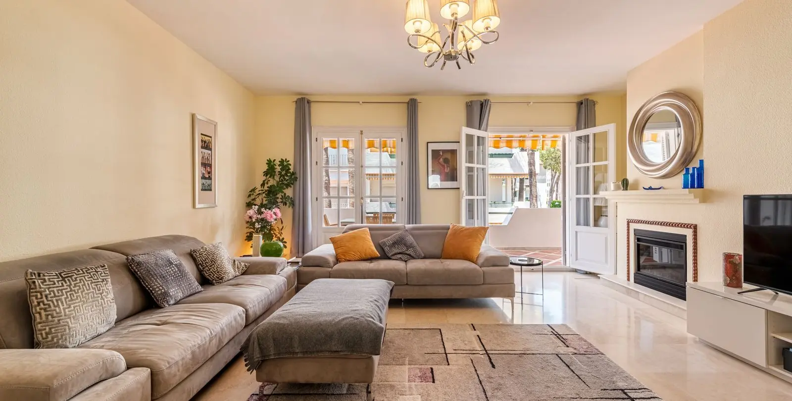 Venta de apartamento en planta media en El Presidente 3