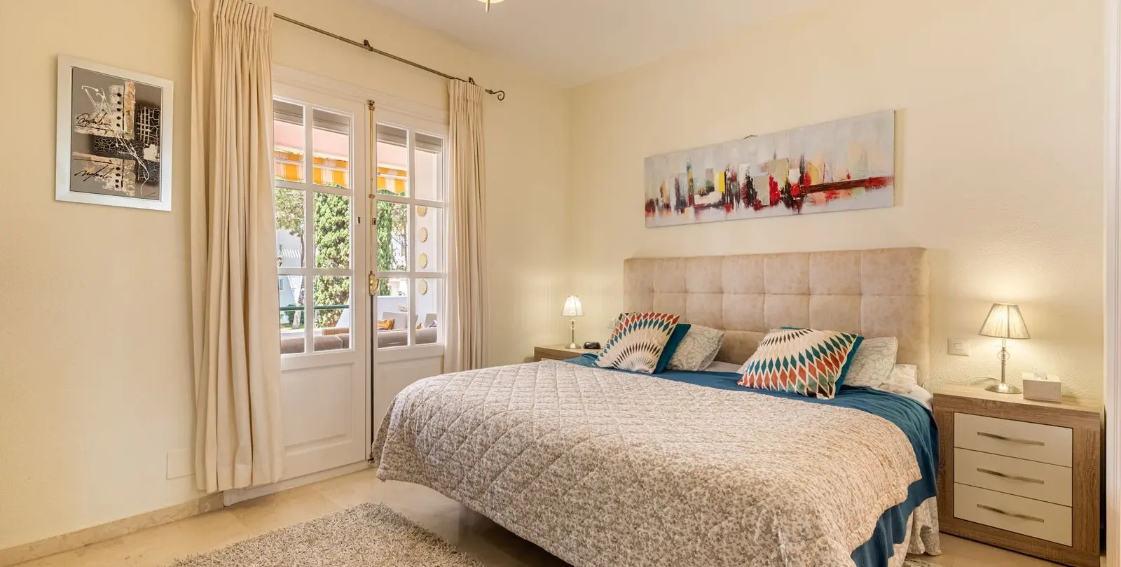 Venta de apartamento en planta media en El Presidente 16