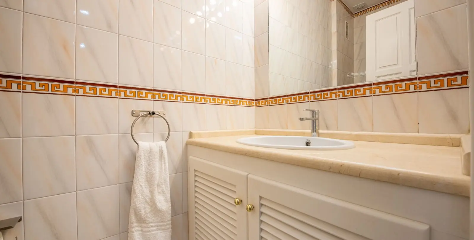 Venta de apartamento en planta media en El Presidente 20