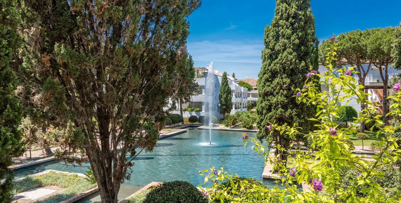 Venta de apartamento en planta media en El Presidente 26