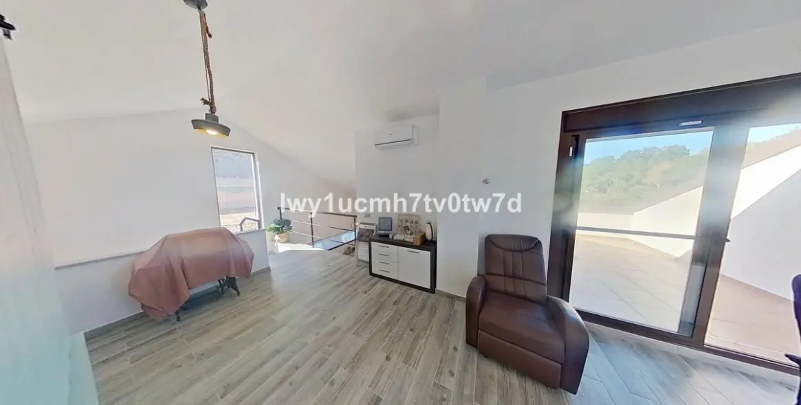 Продажа  отдельно стоящей виллы в Alhaurín de la Torre 10
