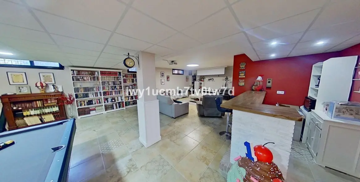 Продажа  отдельно стоящей виллы в Alhaurín de la Torre 17