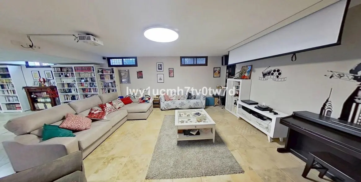 Продажа  отдельно стоящей виллы в Alhaurín de la Torre 20
