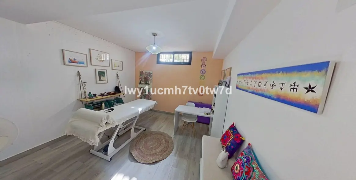Продажа  отдельно стоящей виллы в Alhaurín de la Torre 21
