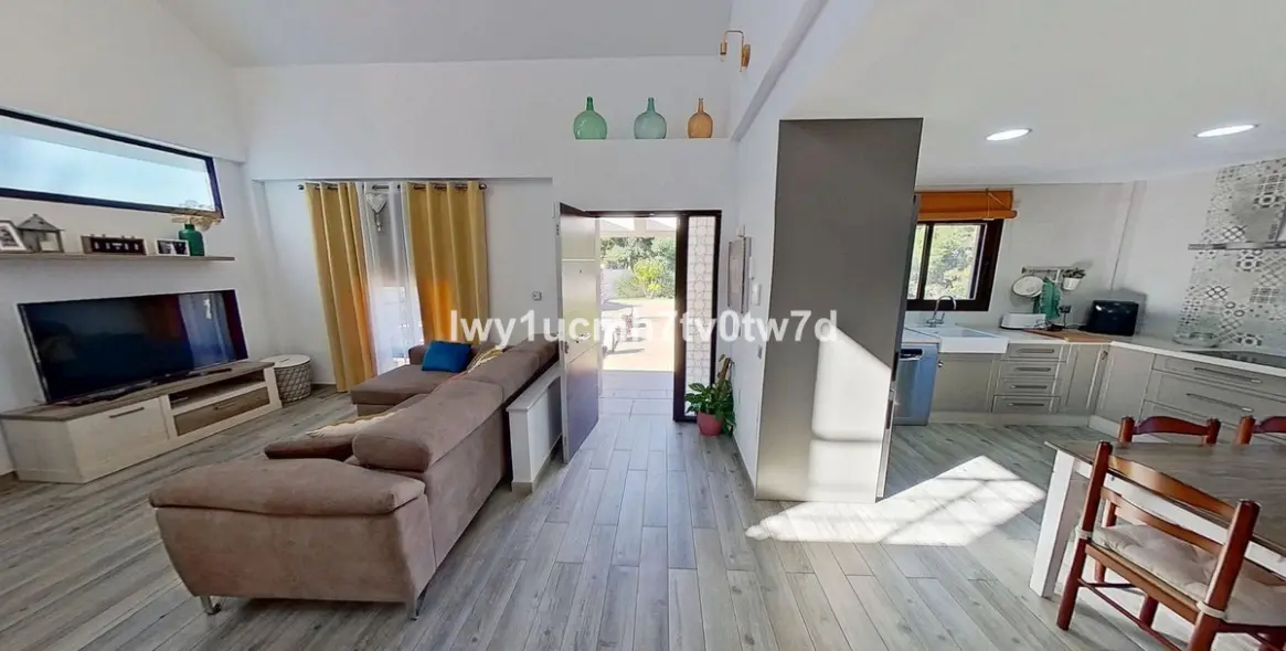 Продажа  отдельно стоящей виллы в Alhaurín de la Torre 27