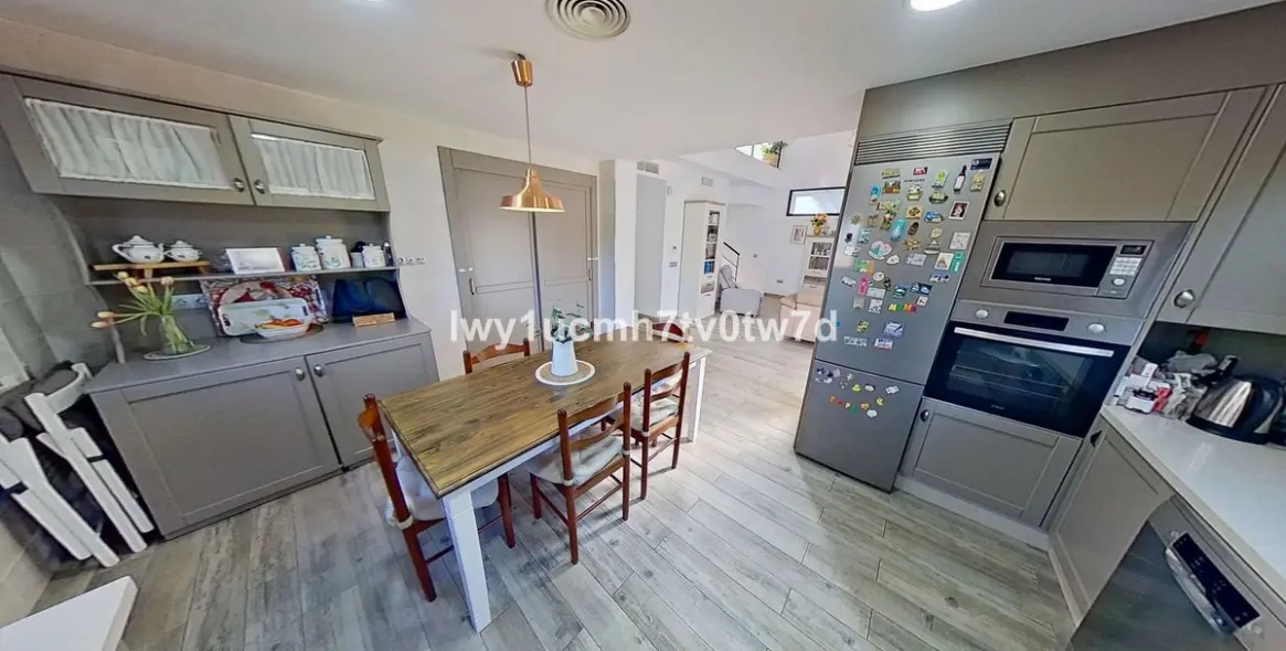 Продажа  отдельно стоящей виллы в Alhaurín de la Torre 28
