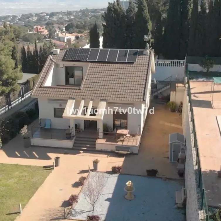 Продажа  отдельно стоящей виллы в Alhaurín de la Torre
