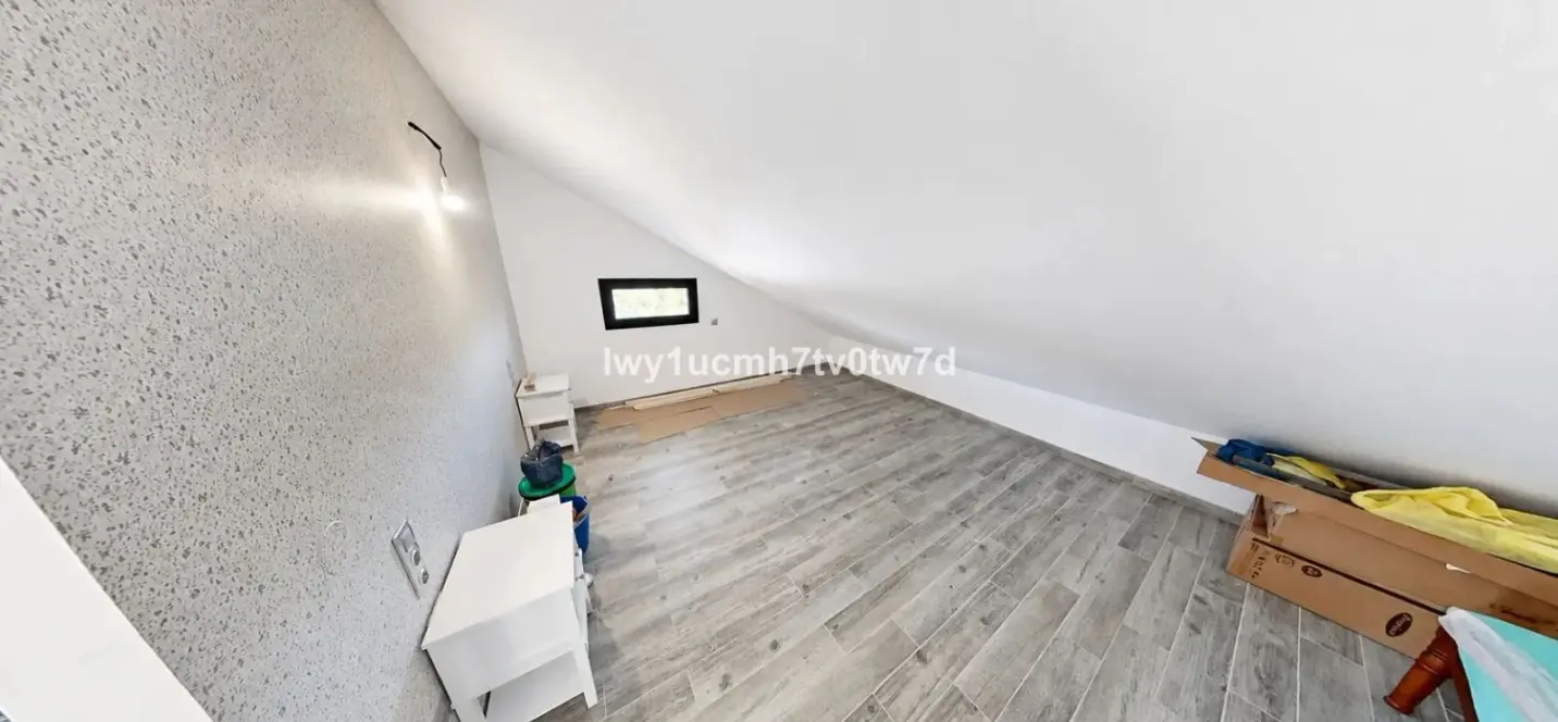 Продажа  отдельно стоящей виллы в Alhaurín de la Torre 1