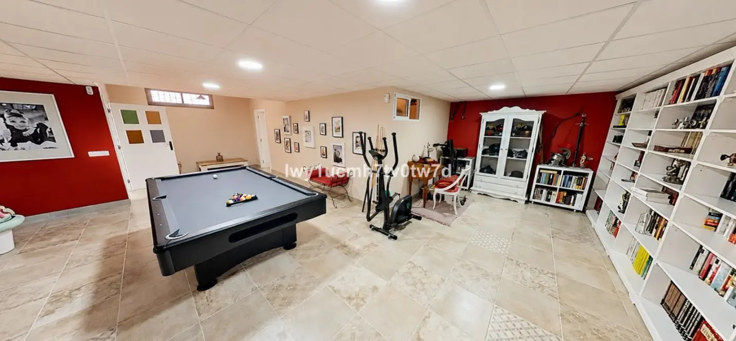 Продажа  отдельно стоящей виллы в Alhaurín de la Torre 4