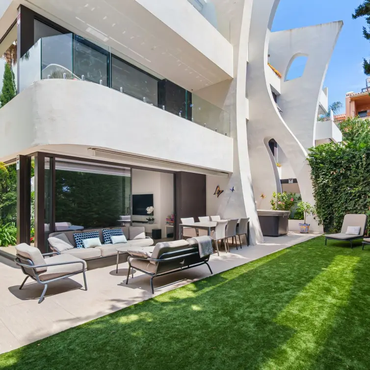 Sale of ground floor apartment in Marbesa