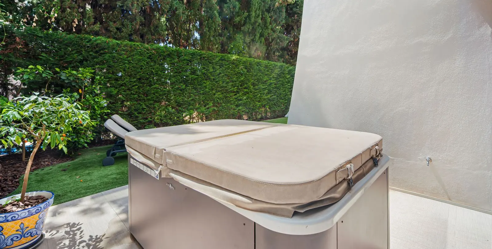 Sale of ground floor apartment in Marbesa 29