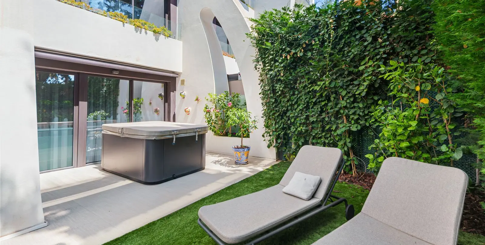 Sale of ground floor apartment in Marbesa 30