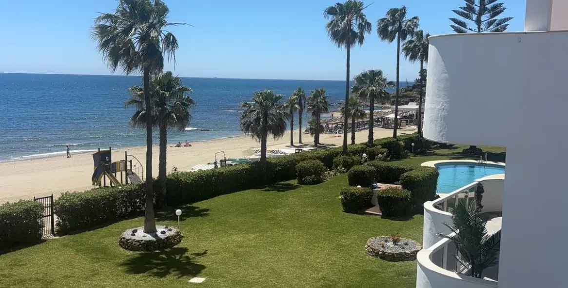 Продажа апартаментов на первом этаже в Mijas Costa 25