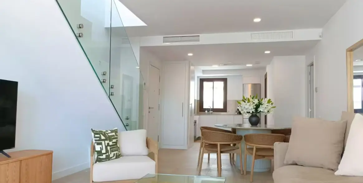 Продажа двухуровневого пентхауса в Estepona 2