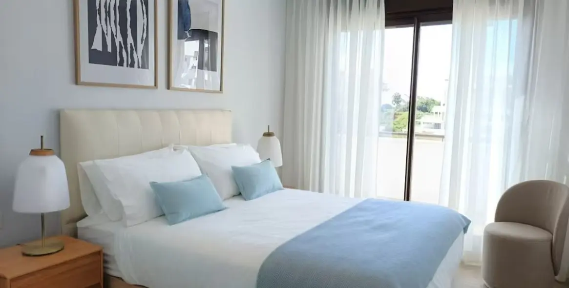 Продажа двухуровневого пентхауса в Estepona 8