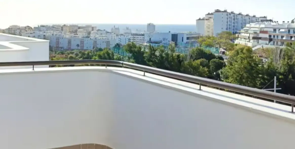 Продажа двухуровневого пентхауса в Estepona 15