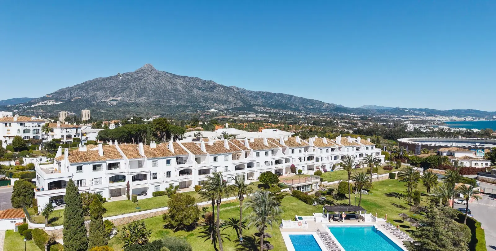Venta de apartamento en planta media en Nueva Andalucía 1