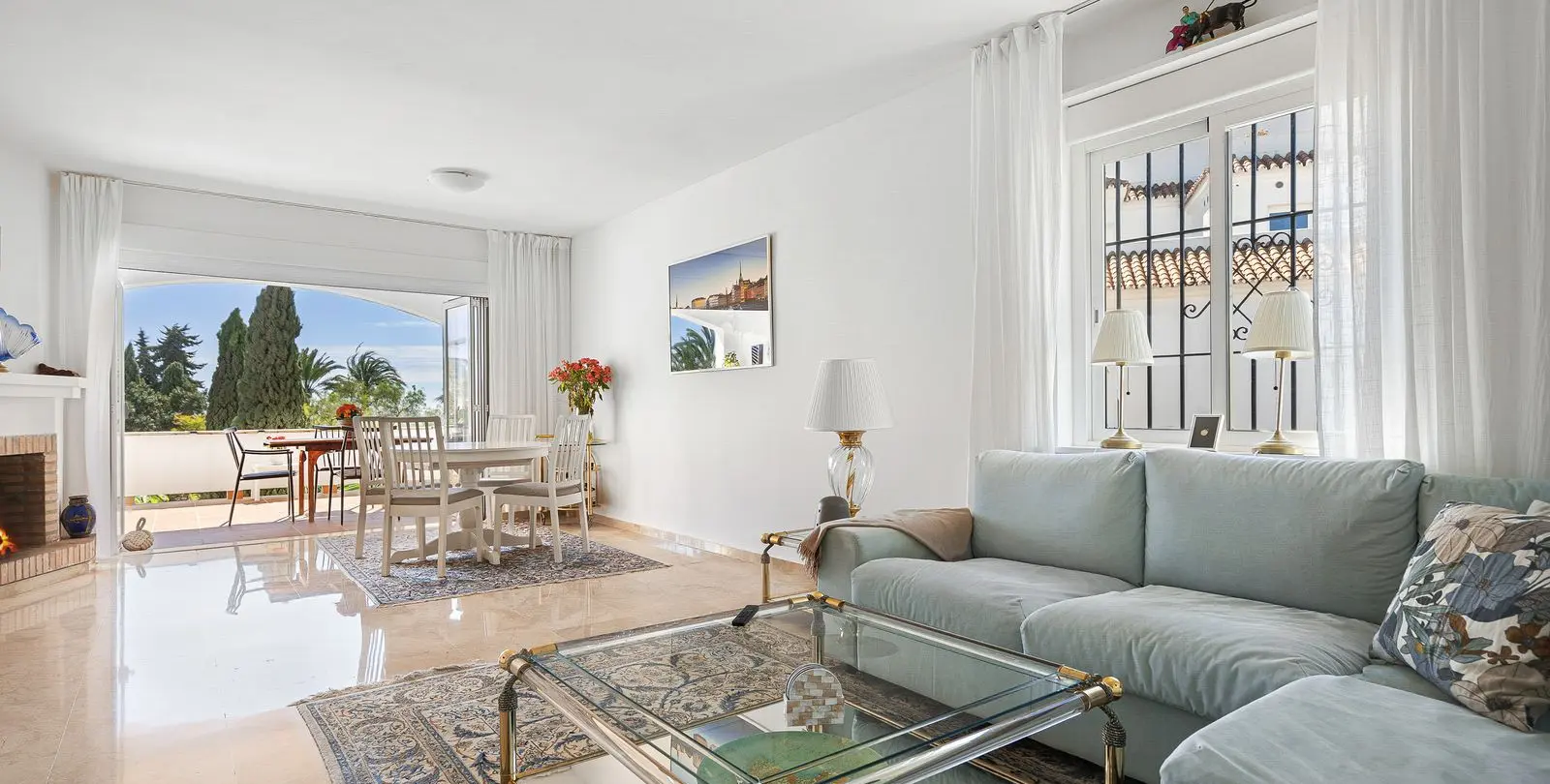 Venta de apartamento en planta media en Nueva Andalucía 2