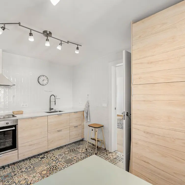 Sale of middle floor apartment in Nueva Andalucía