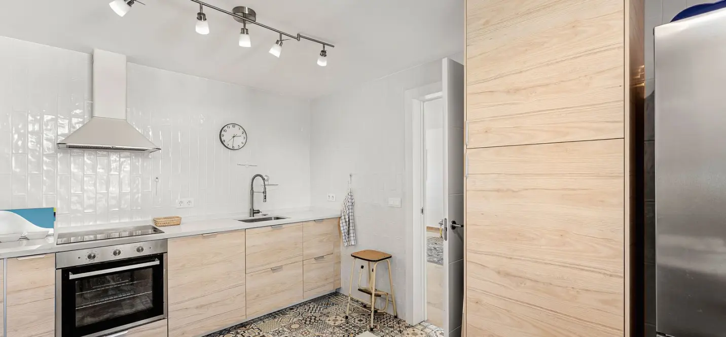 Sale of middle floor apartment in Nueva Andalucía 3