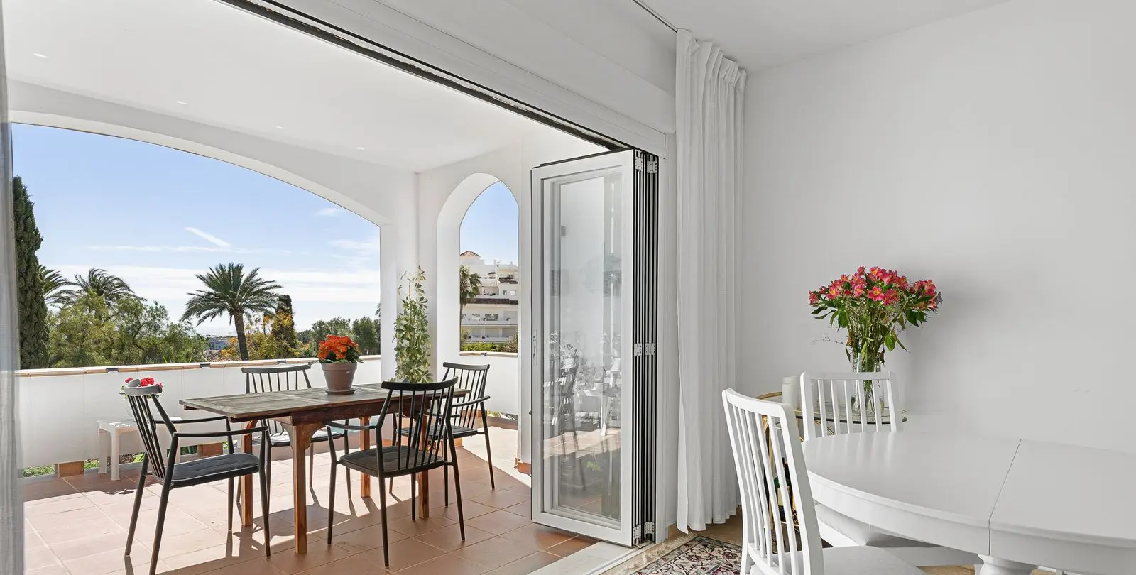 Venta de apartamento en planta media en Nueva Andalucía 5