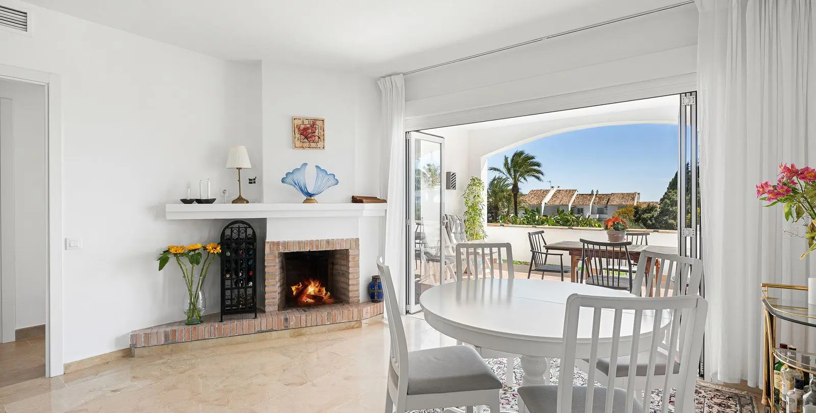 Venta de apartamento en planta media en Nueva Andalucía 10