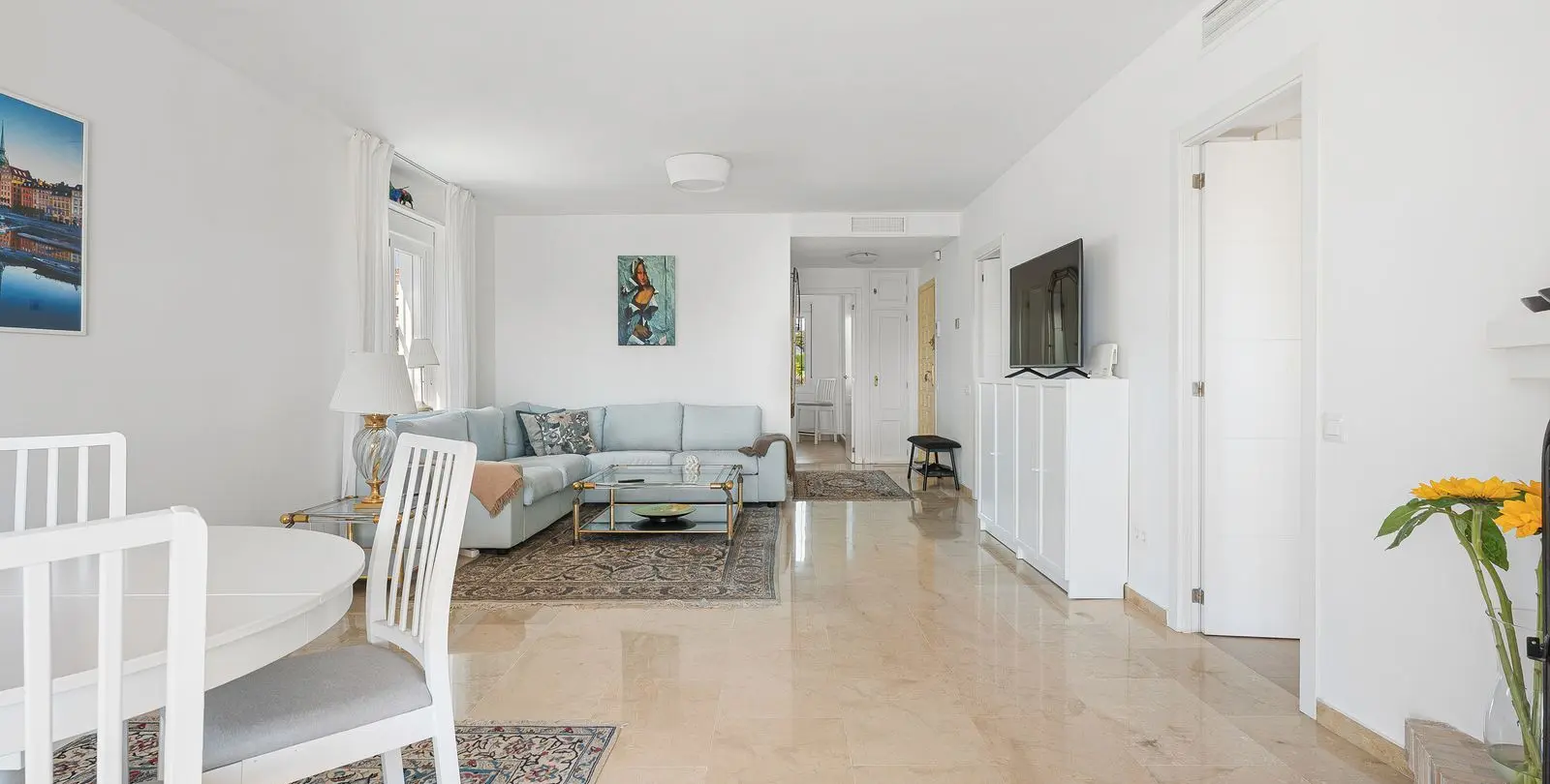 Venta de apartamento en planta media en Nueva Andalucía 11