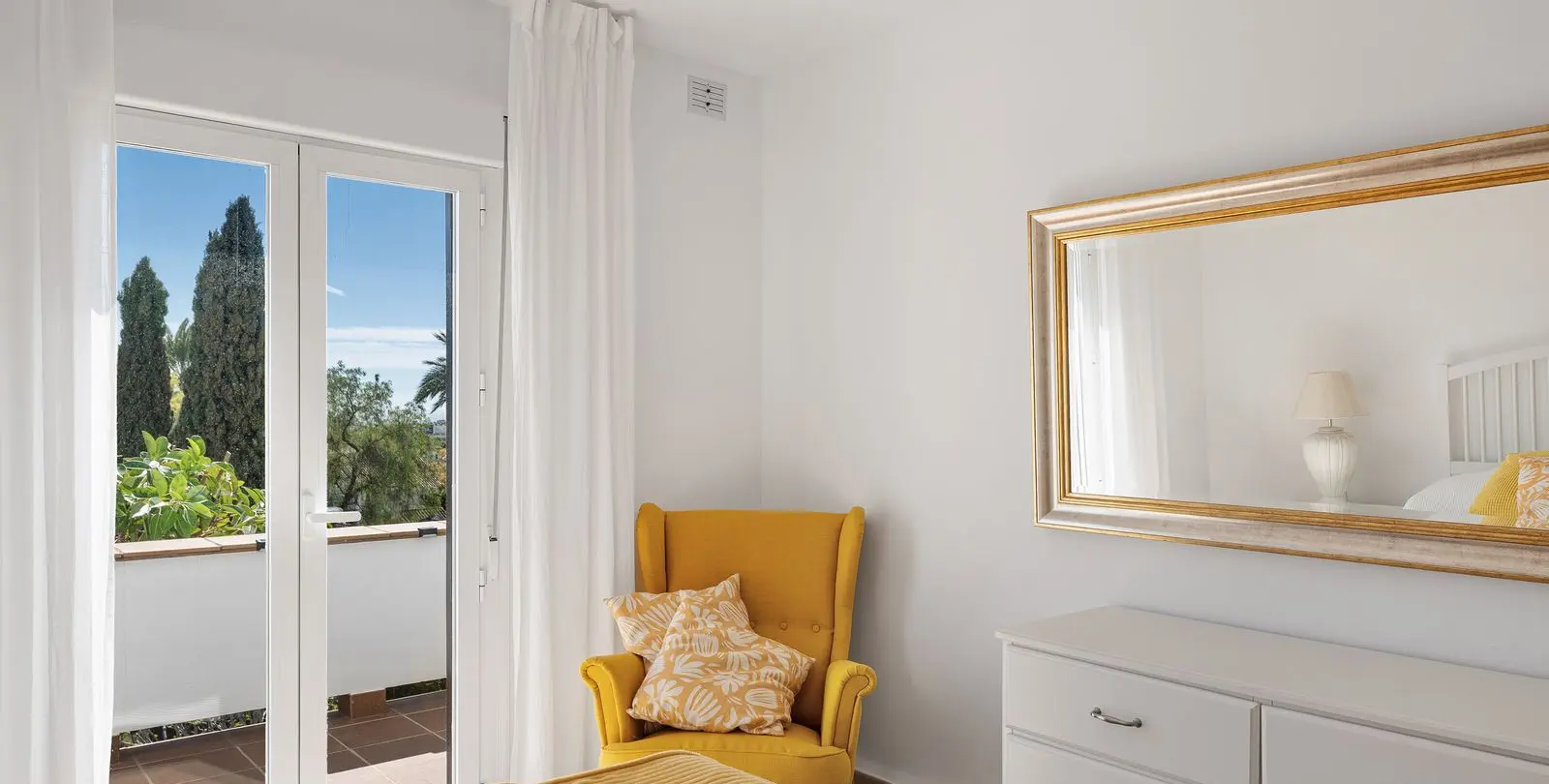 Venta de apartamento en planta media en Nueva Andalucía 16