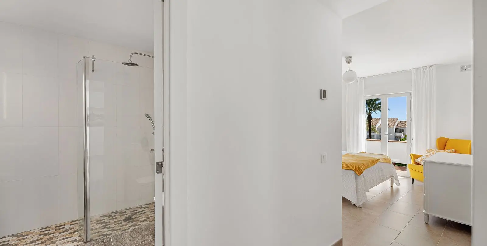 Venta de apartamento en planta media en Nueva Andalucía 18