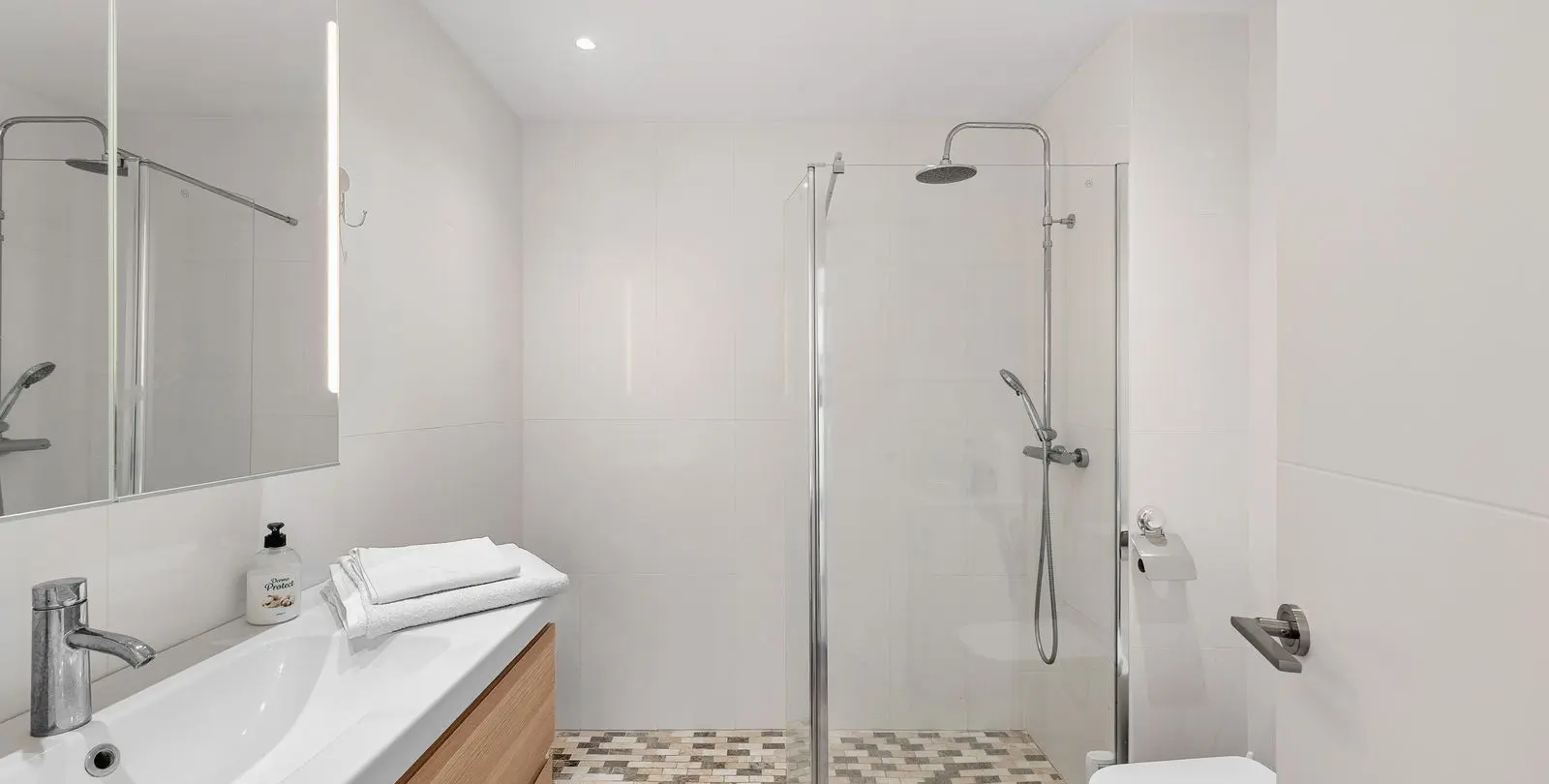 Venta de apartamento en planta media en Nueva Andalucía 20