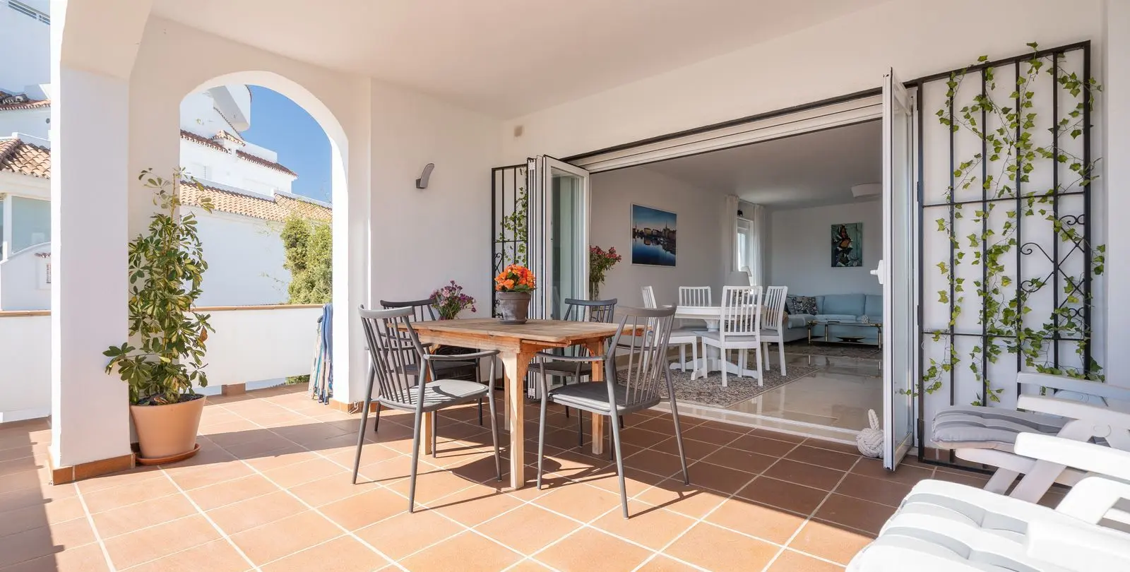 Venta de apartamento en planta media en Nueva Andalucía 21