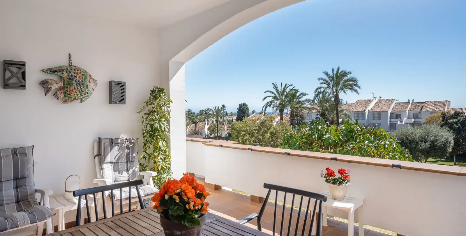 Venta de apartamento en planta media en Nueva Andalucía 23