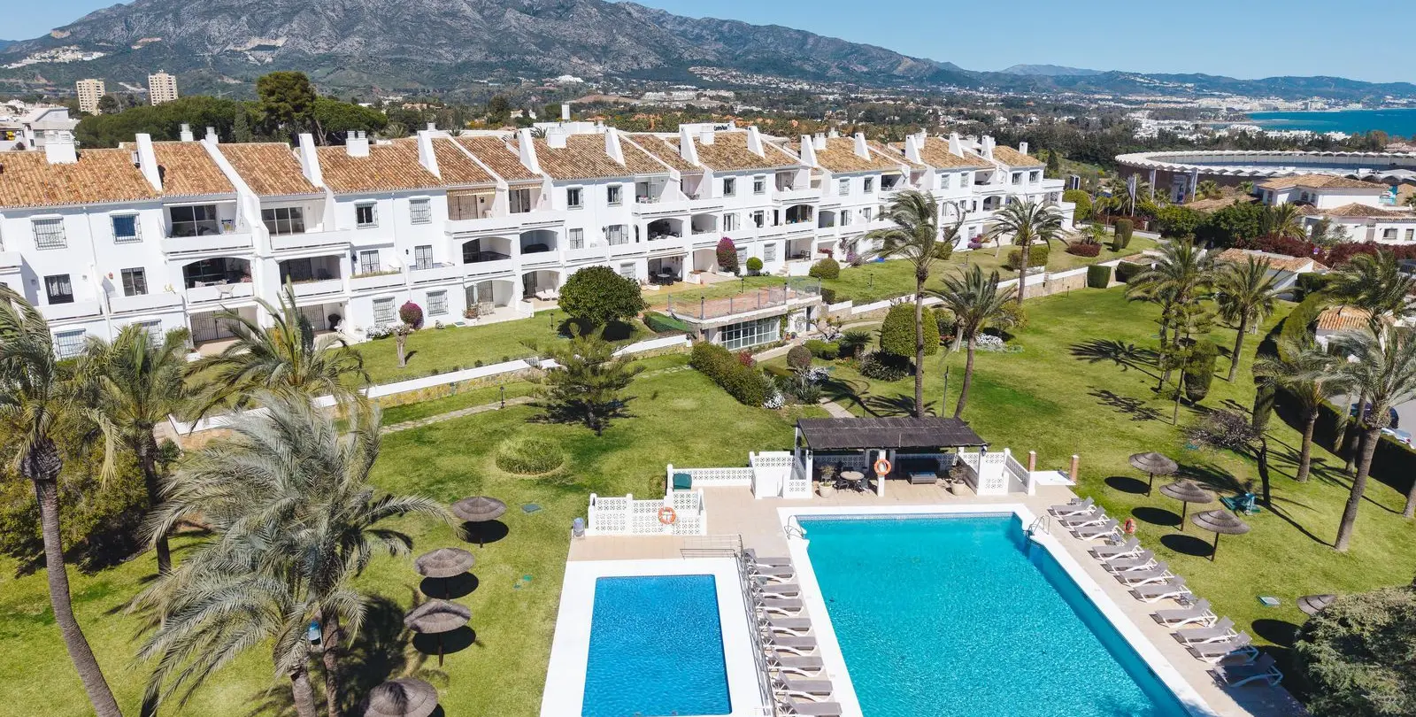 Venta de apartamento en planta media en Nueva Andalucía 26