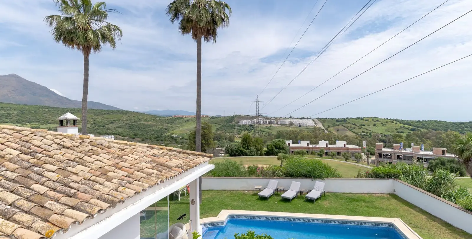 Продажа  отдельно стоящей виллы в Estepona 4