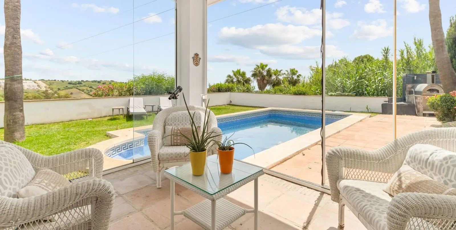 Продажа  отдельно стоящей виллы в Estepona 5