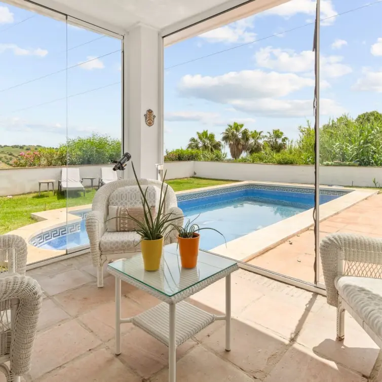 Продажа  отдельно стоящей виллы в Estepona