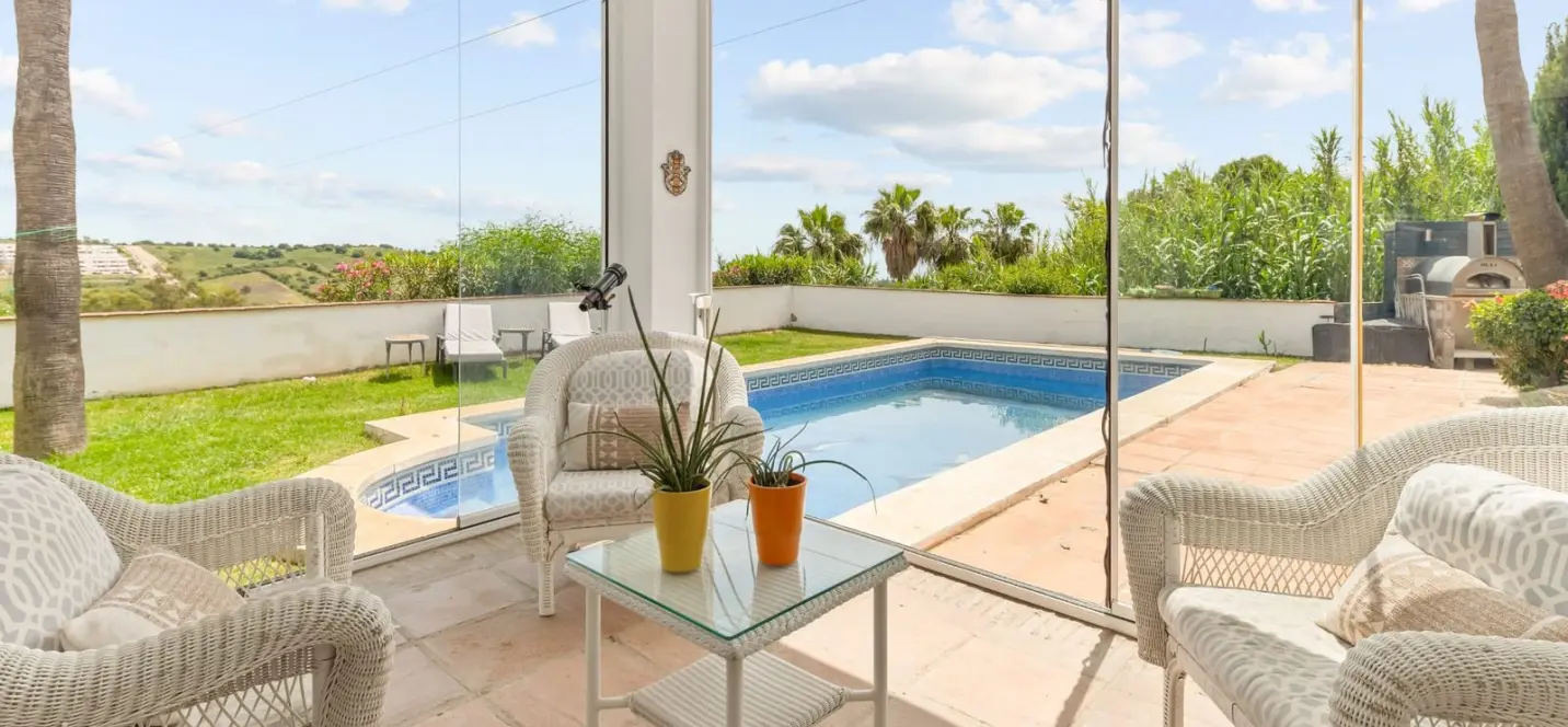 Продажа  отдельно стоящей виллы в Estepona 4