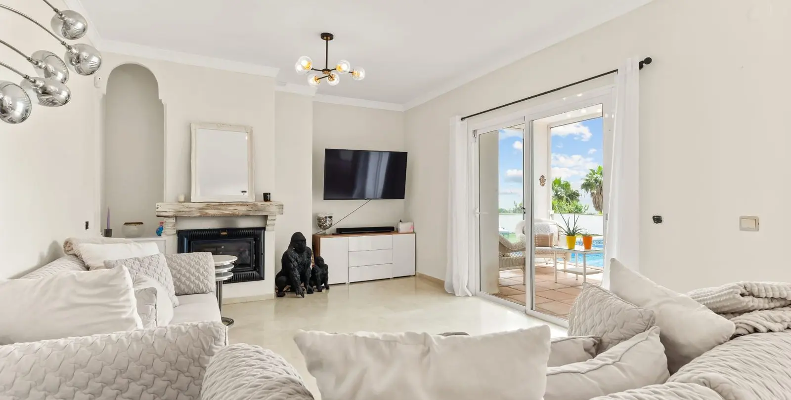 Продажа  отдельно стоящей виллы в Estepona 6