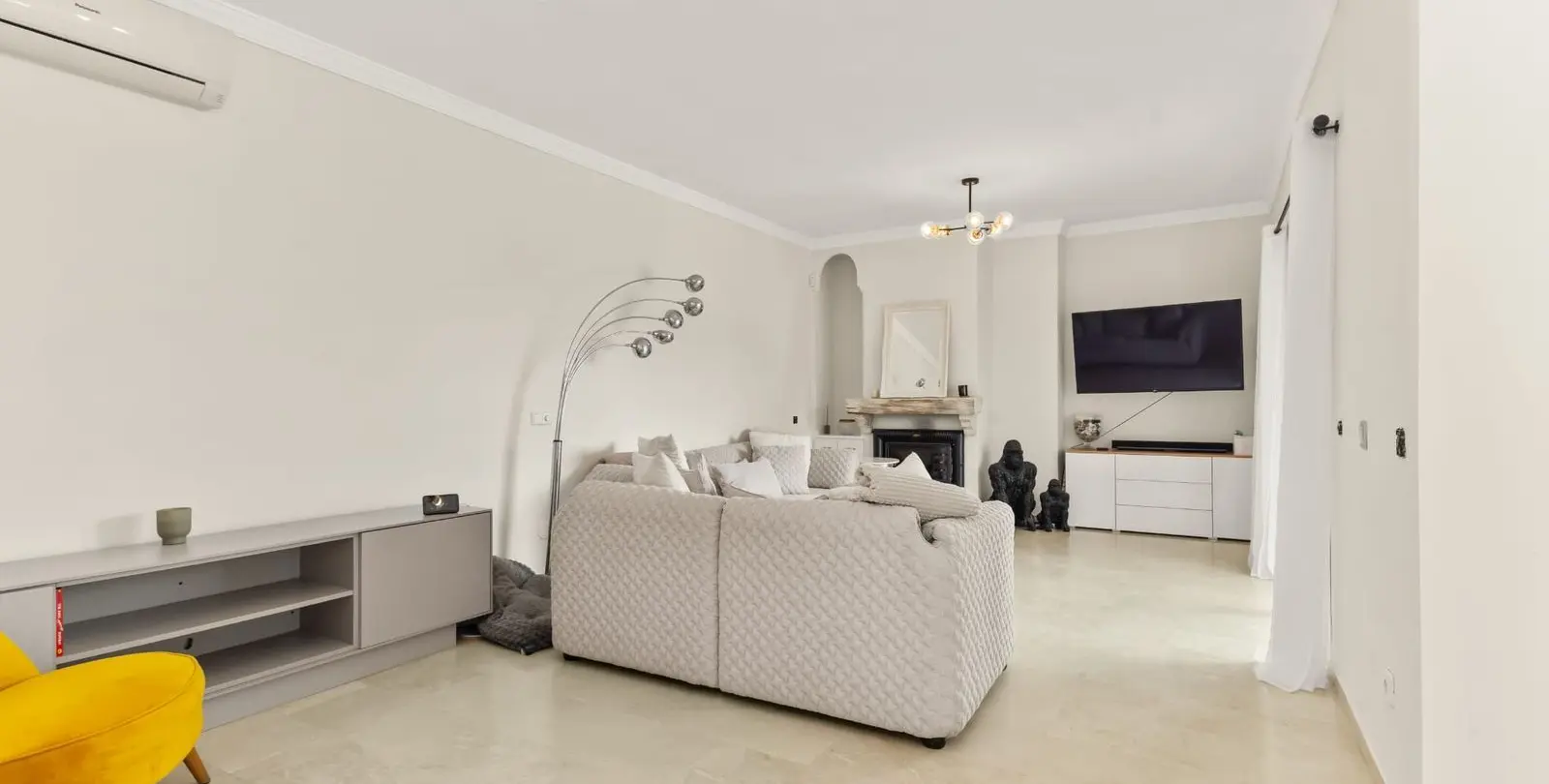 Продажа  отдельно стоящей виллы в Estepona 9